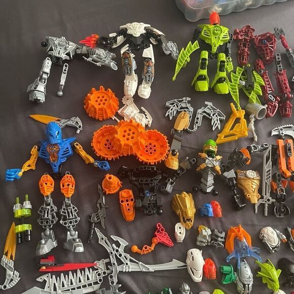 LEGO Bionicle / Hero Factory Lot Approximately 7 lbs Masks Weapons Arms Torsos P - Picture 4 of 14